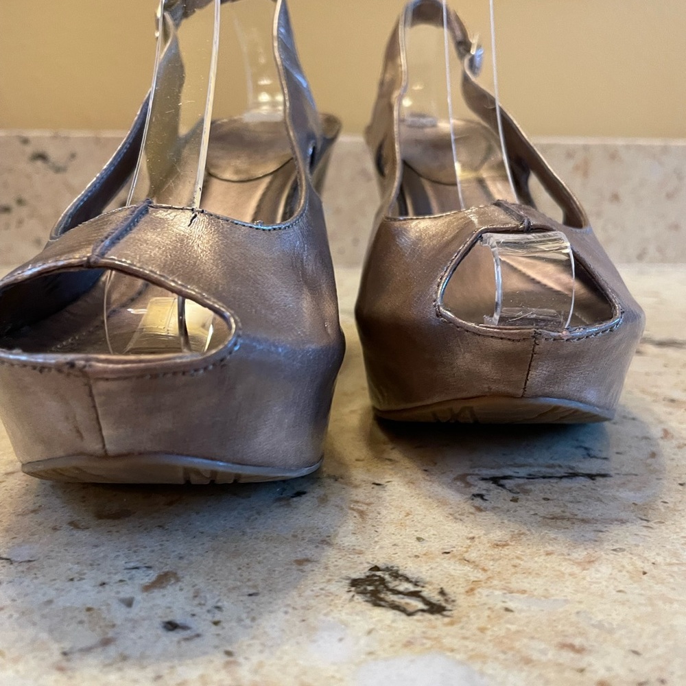 Kenneth Cole Does It Again With This Marbling Tau… - image 8